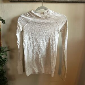 Lululemon hooded long sleeve like new condition